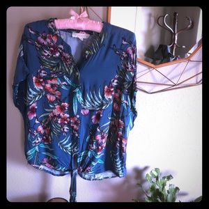 Tropical button up, tie shirt 🌴